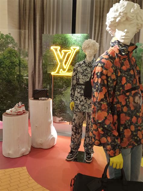 louis vuitton yellow brick road|louis vuitton white plains ny.